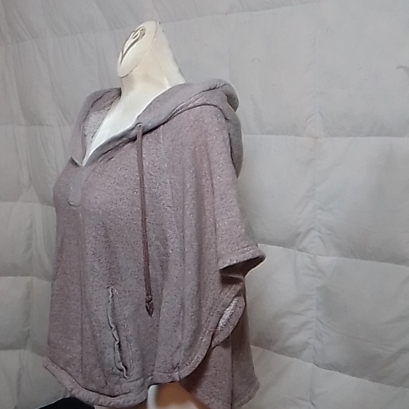 Kirra sweater cape - Picture 2 of 5